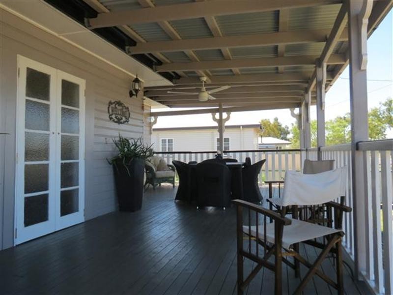 6 Queen Street, Roma QLD 4455