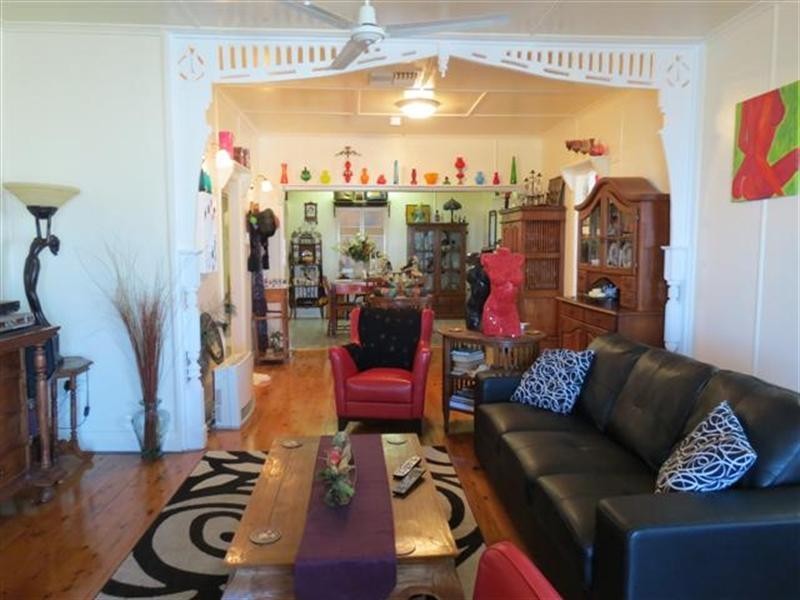 6 Queen Street, Roma QLD 4455