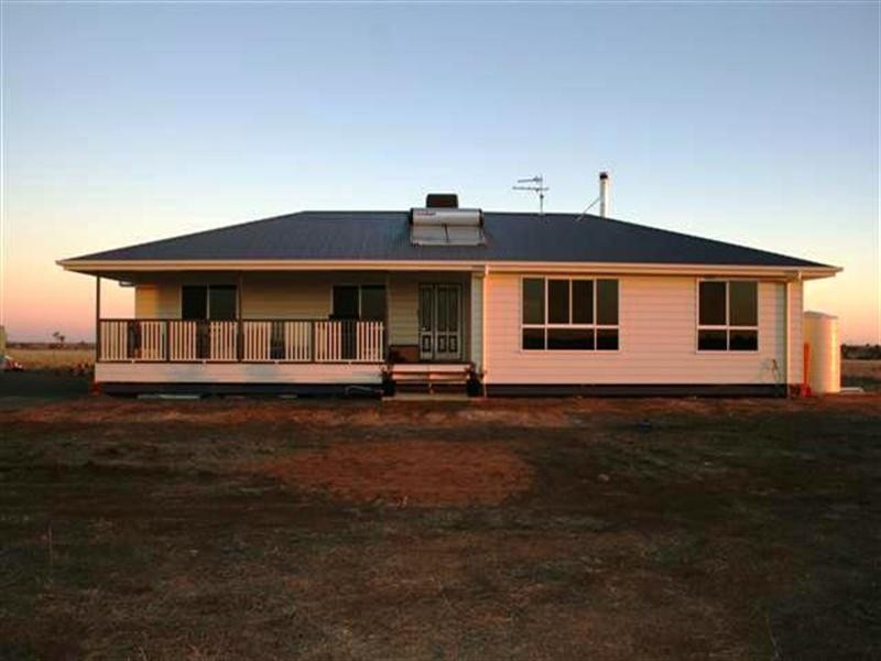 7 Dargal Road, Roma QLD 4455