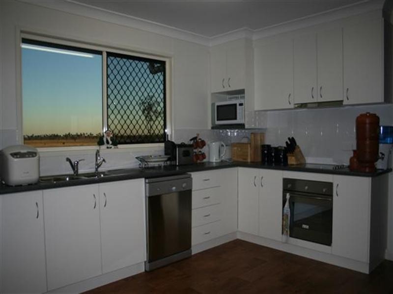 7 Dargal Road, Roma QLD 4455