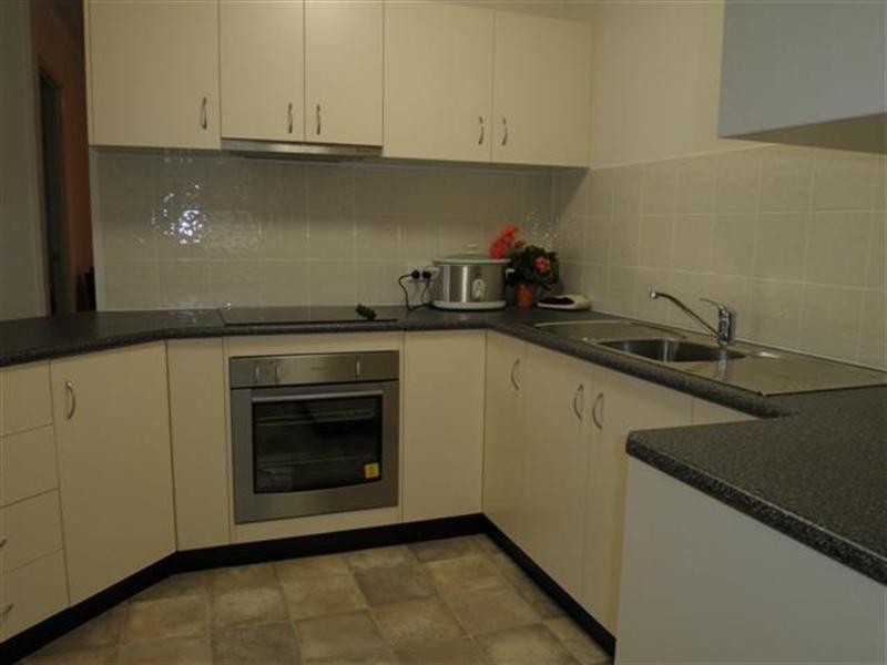 4 Wyndham Street, Roma QLD 4455