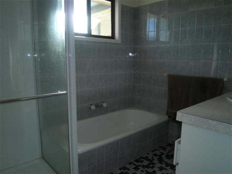 109 Bowen Street, Roma QLD 4455