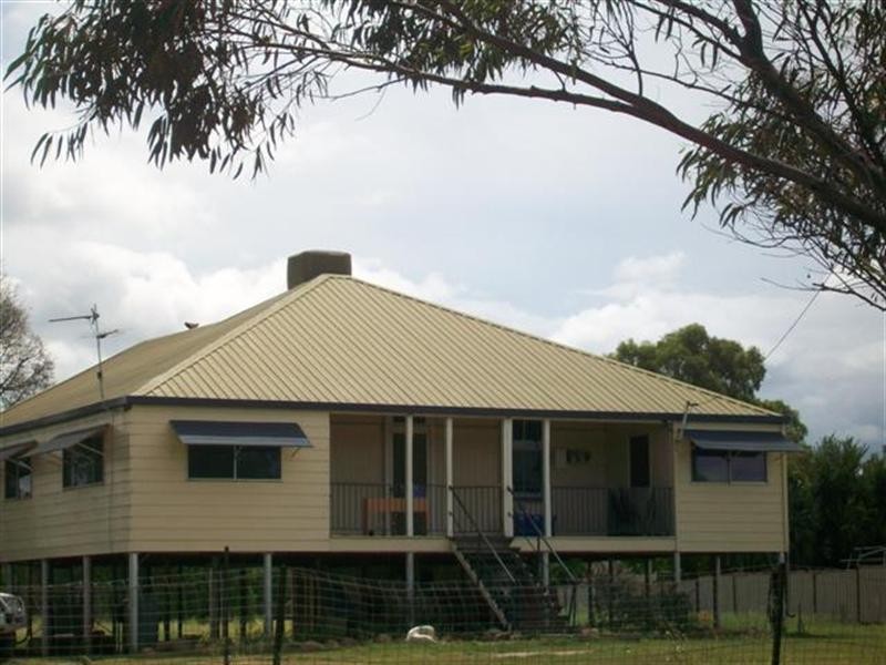 237 Edwardes Street, Roma QLD 4455