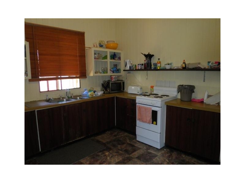 12 Twine Street, Roma QLD 4455