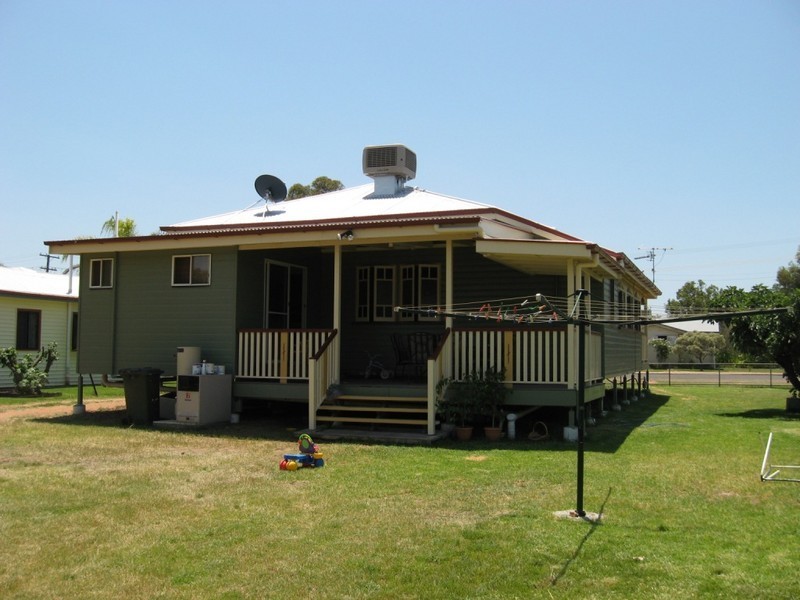 12 Twine Street, Roma QLD 4455