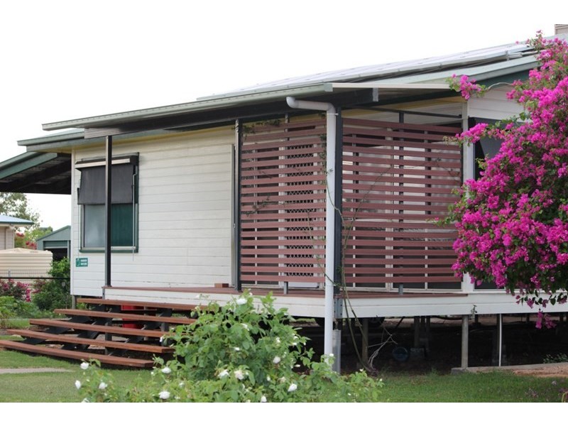 102 Currey Street, Roma QLD 4455