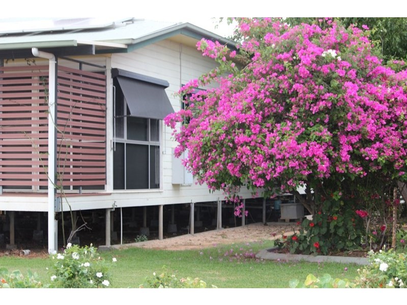 102 Currey Street, Roma QLD 4455