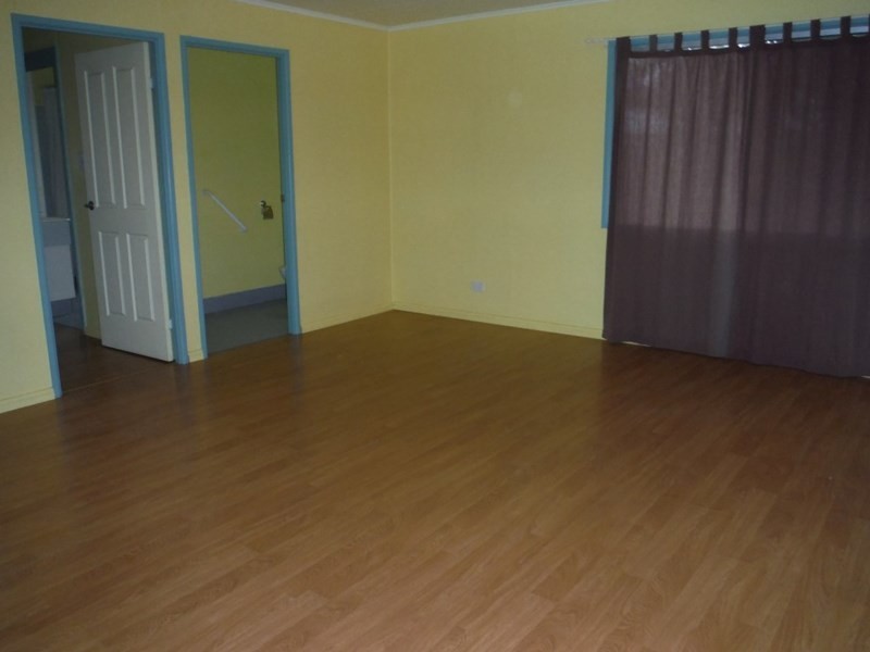 102 Currey Street, Roma QLD 4455