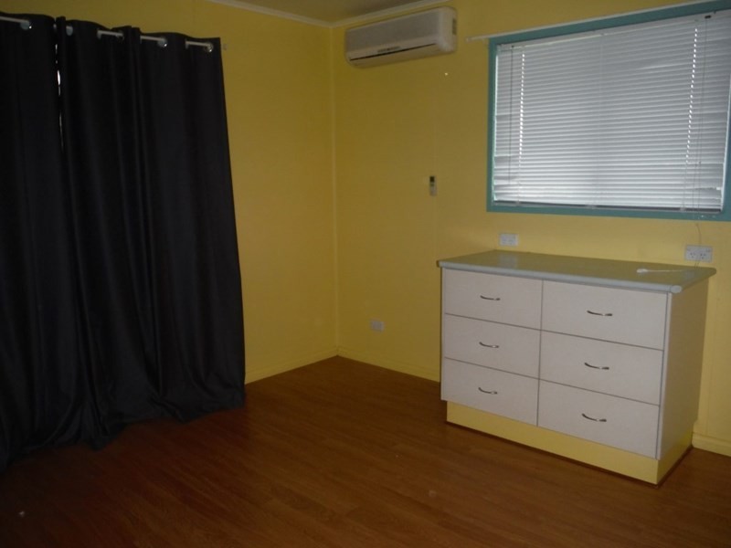 102 Currey Street, Roma QLD 4455