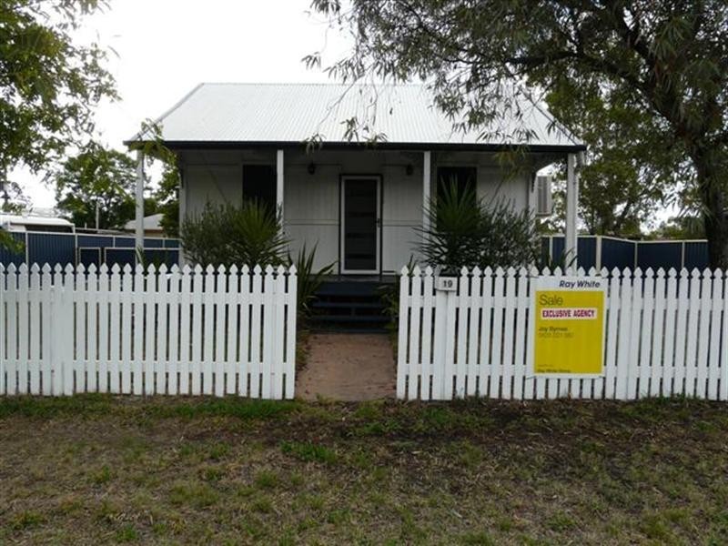 19 Major Street, Roma QLD 4455