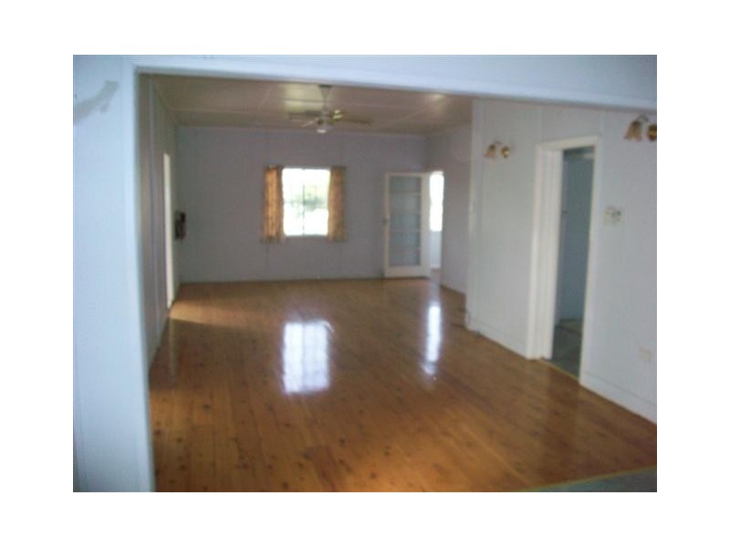 6 Queen Street, Roma QLD 4455