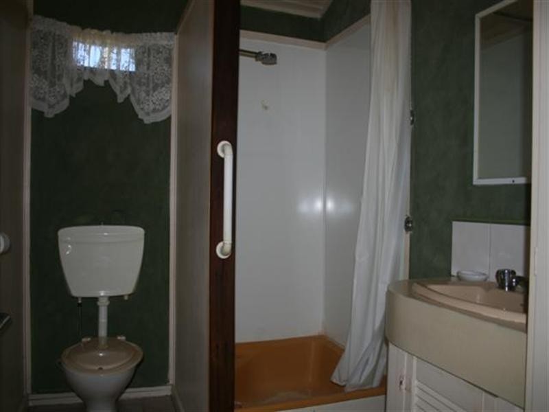 11 Garden Street, Yuleba QLD 4427