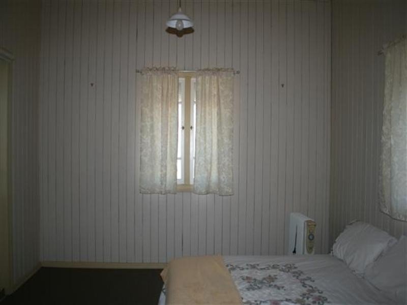 11 Garden Street, Yuleba QLD 4427