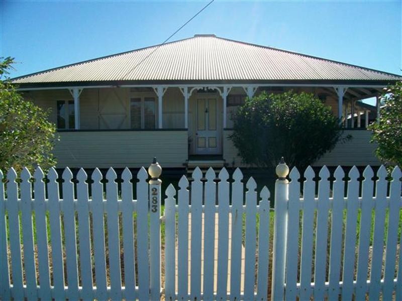 283 Edwardes Street, Roma QLD 4455