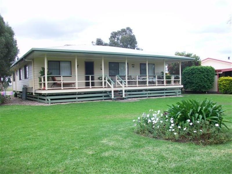 11 Powell Street, Roma QLD 4455