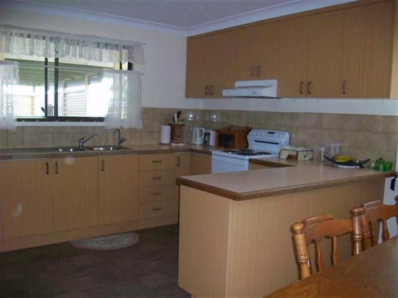 11 Powell Street, Roma QLD 4455