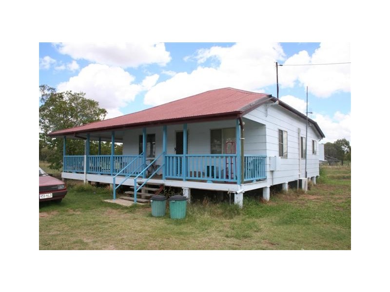 19 Flinders Street, Yuleba QLD 4427
