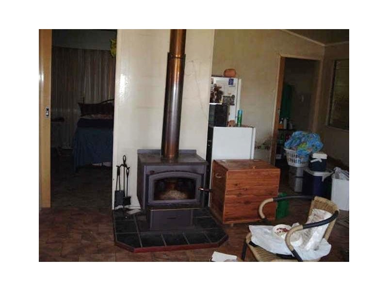 19 Flinders Street, Yuleba QLD 4427