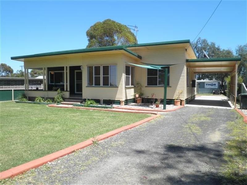 102 Northern Road, Roma QLD 4455