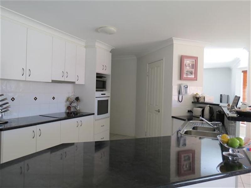 124 Bowen Street, Roma QLD 4455