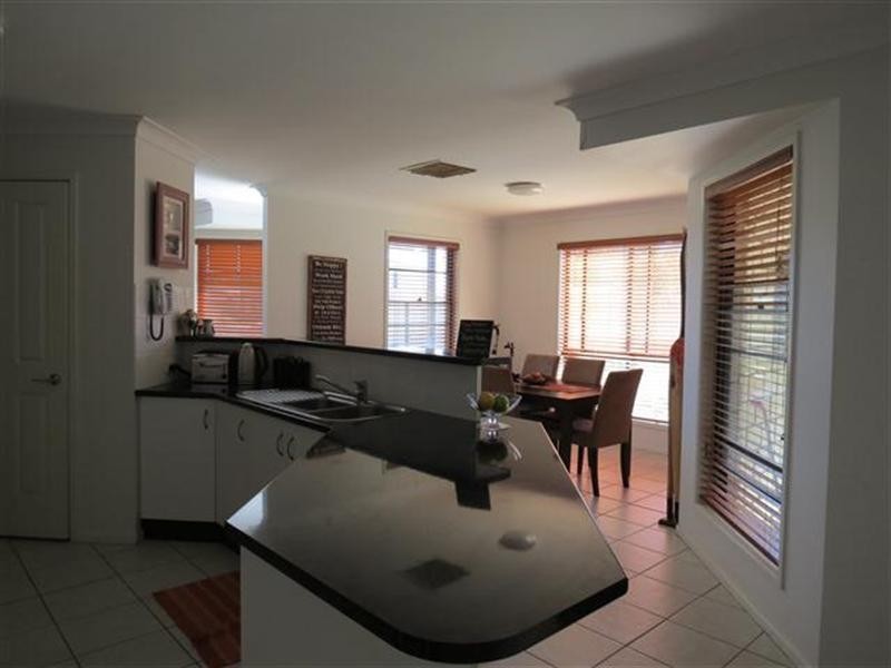 124 Bowen Street, Roma QLD 4455