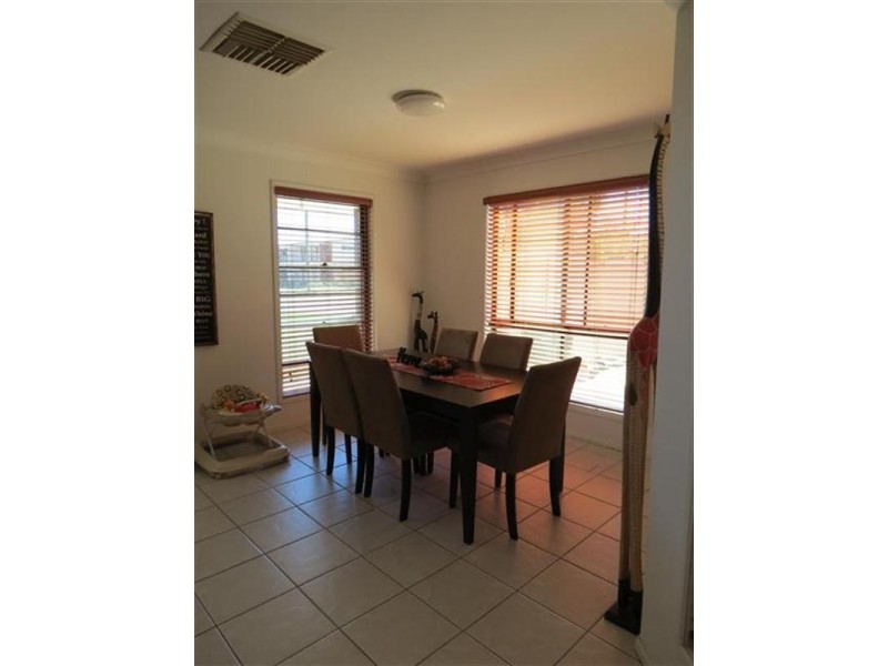 124 Bowen Street, Roma QLD 4455