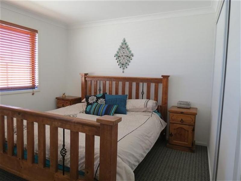 124 Bowen Street, Roma QLD 4455