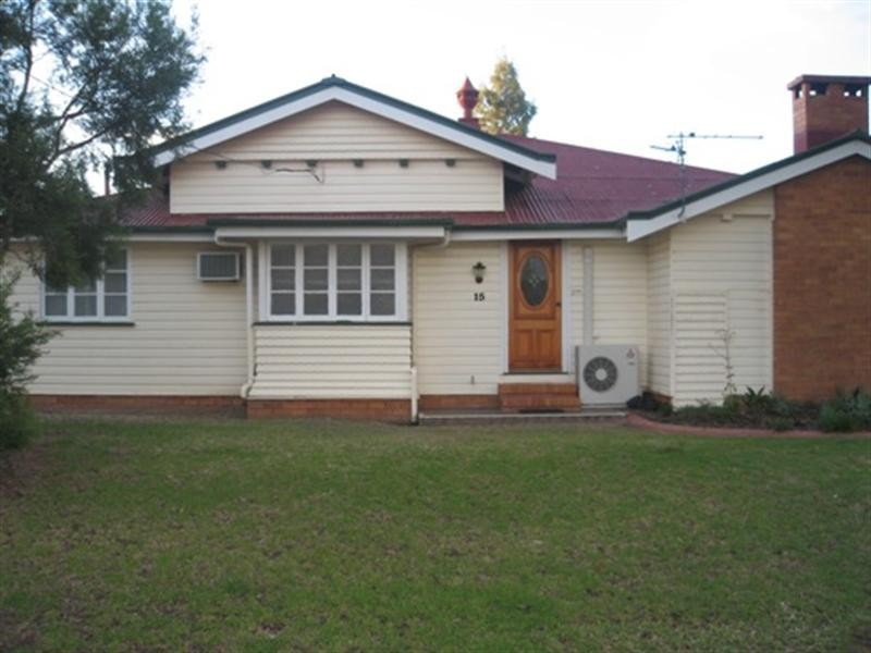 15 Lovell Street, Roma QLD 4455
