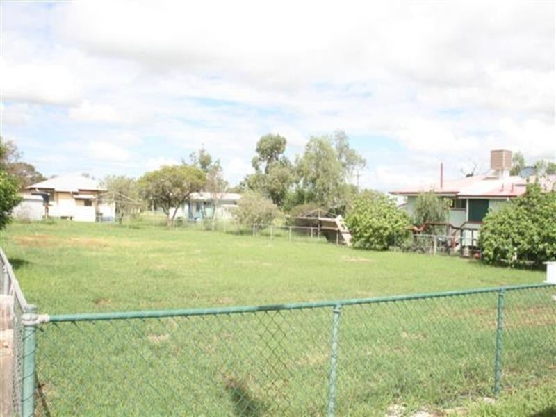 12 Luff Street, Roma QLD 4455