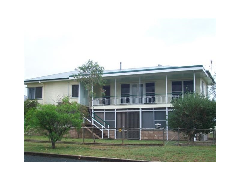 5 Fowles Street, Roma QLD 4455