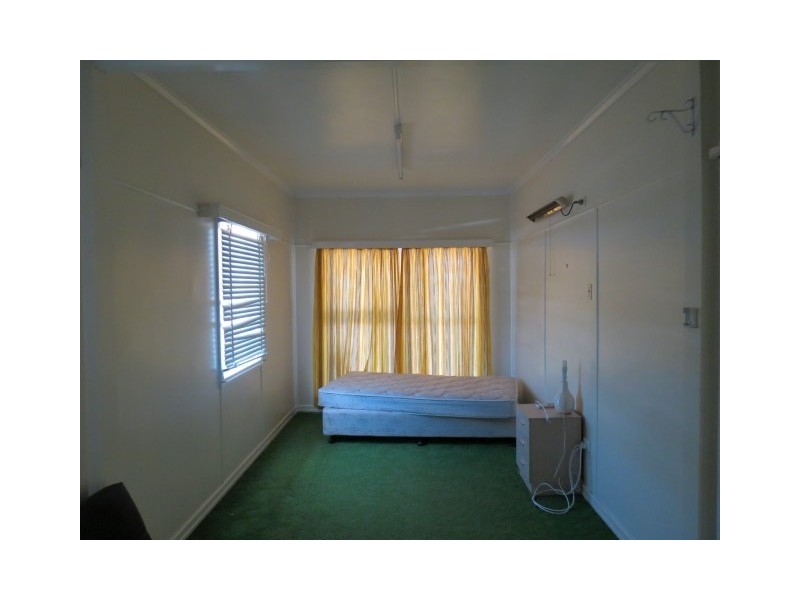 5 Fowles Street, Roma QLD 4455