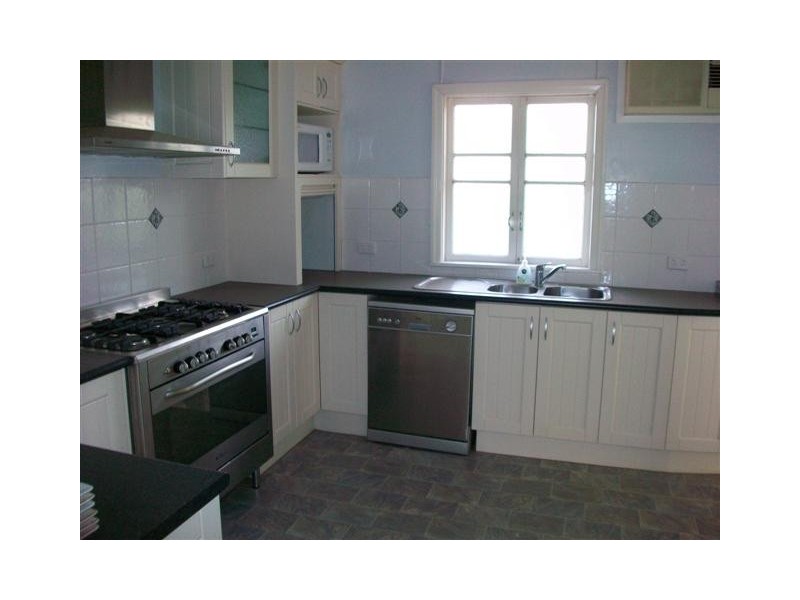 6 Queen Street, Roma QLD 4455