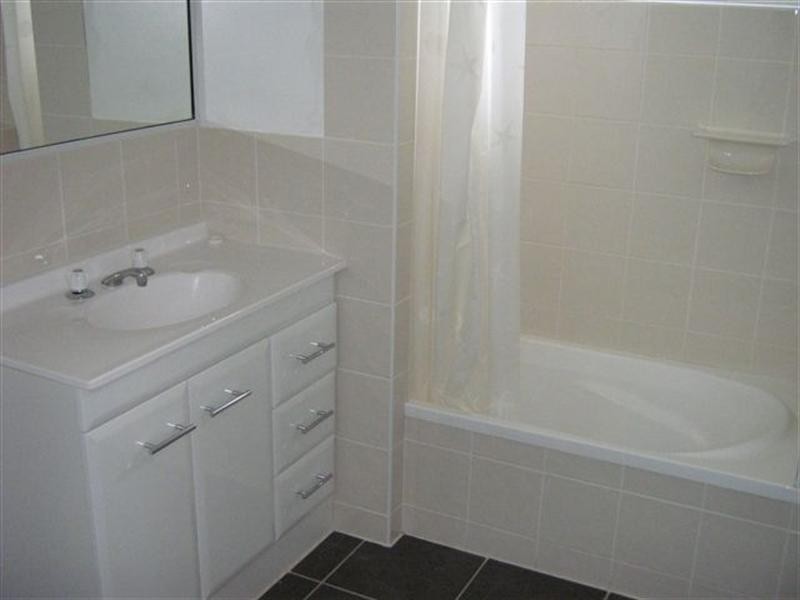 15 Taylor Street, Roma QLD 4455