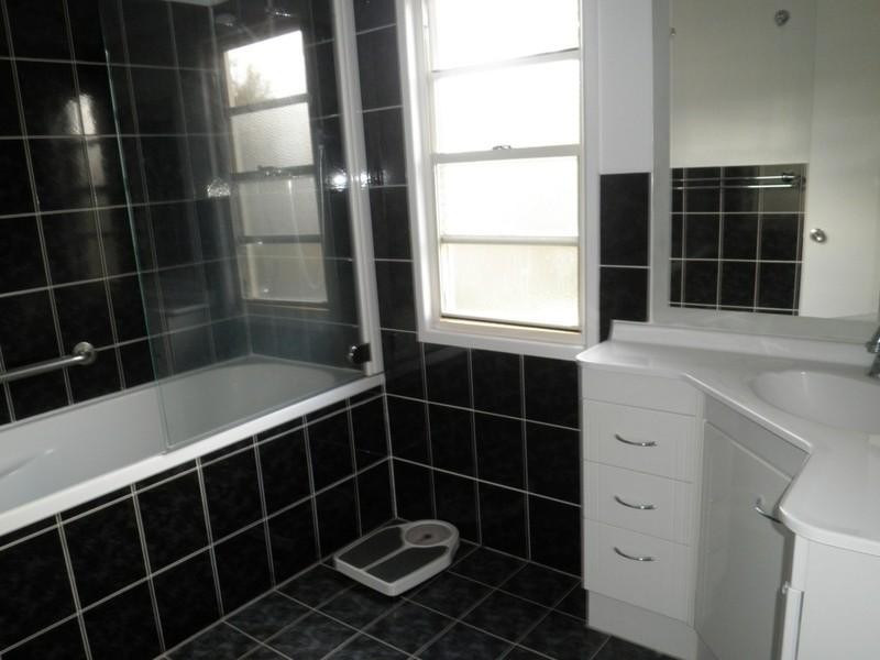 11 May Street, Roma QLD 4455