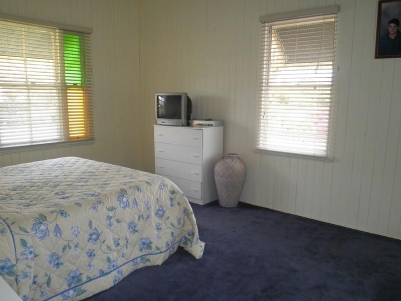 11 May Street, Roma QLD 4455