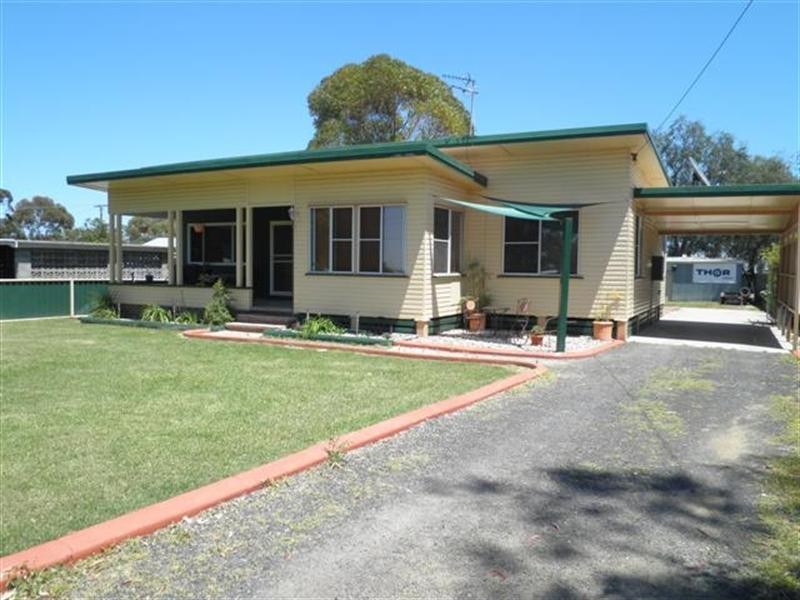 102 Northern Road, Roma QLD 4455