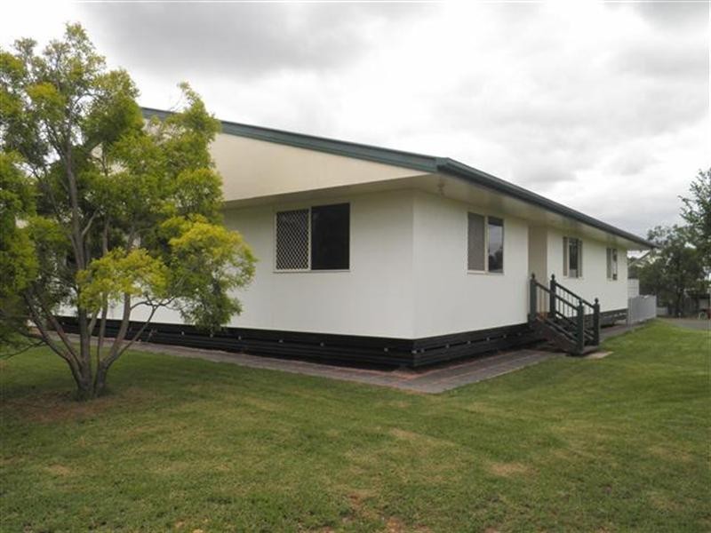 14 Roslyn Drive, Roma QLD 4455