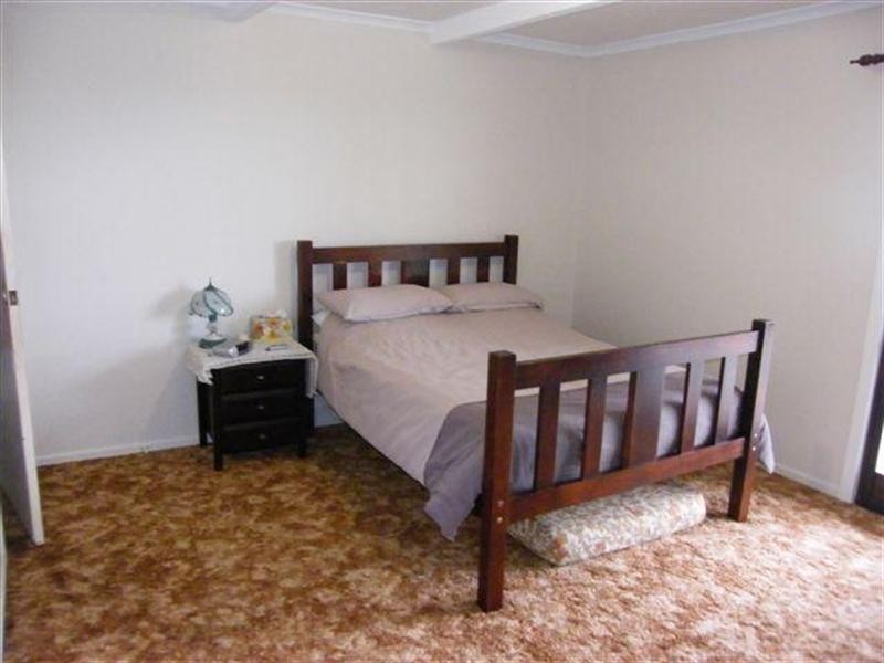 5 Graham Street, Taroom QLD 4420