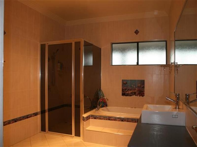 193 Charles, Roma QLD 4455