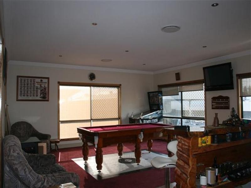 193 Charles, Roma QLD 4455