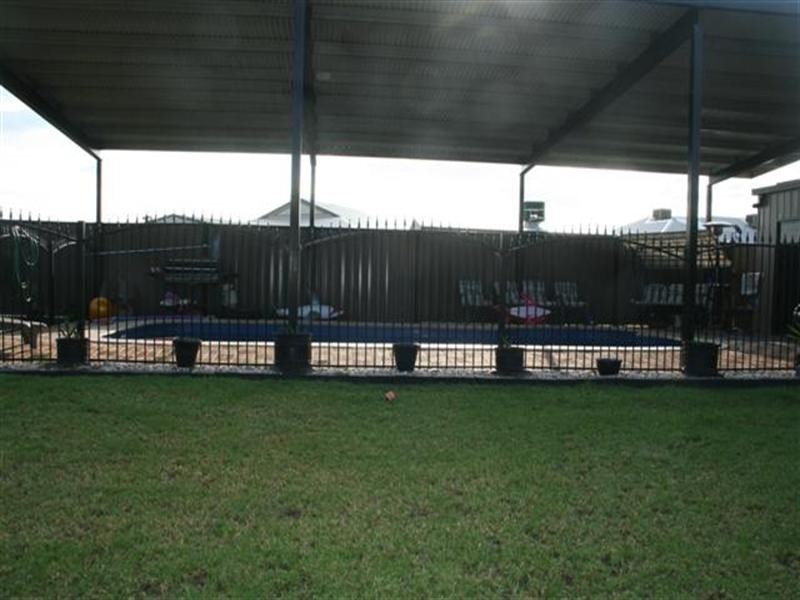 193 Charles, Roma QLD 4455
