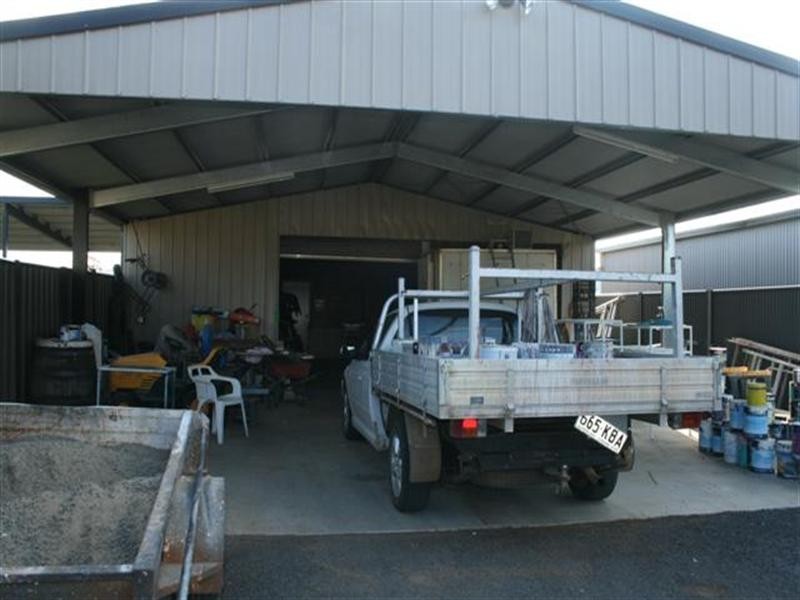 193 Charles, Roma QLD 4455