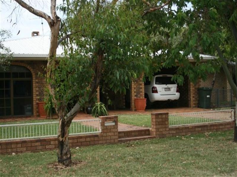 20 Edna Street, Roma QLD 4455