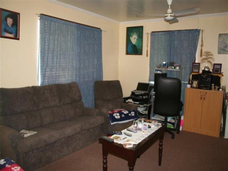 2 Holland Street, Roma QLD 4455