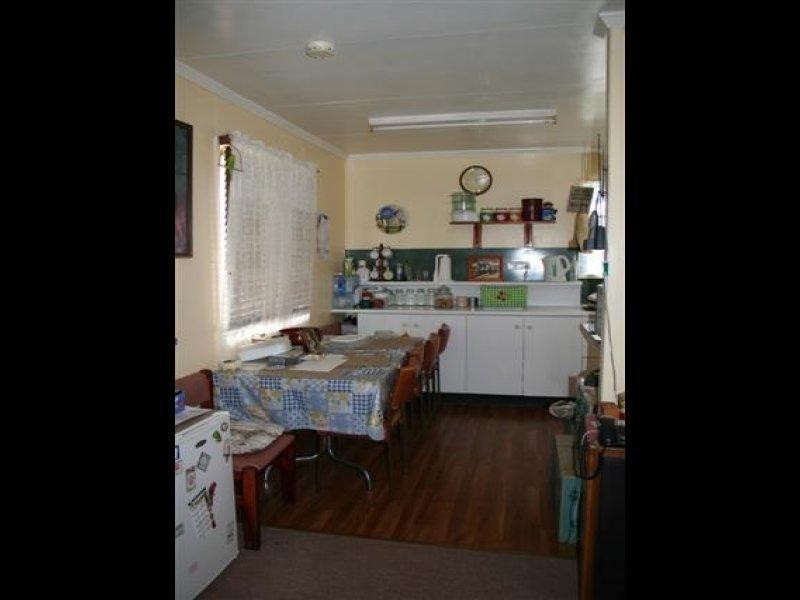 2 Holland Street, Roma QLD 4455
