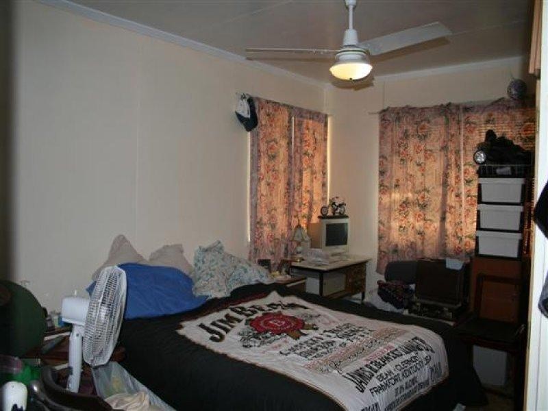 2 Holland Street, Roma QLD 4455