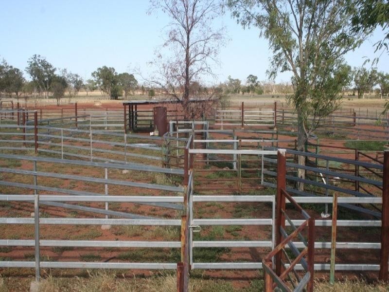 1 Quibet, Roma QLD 4455