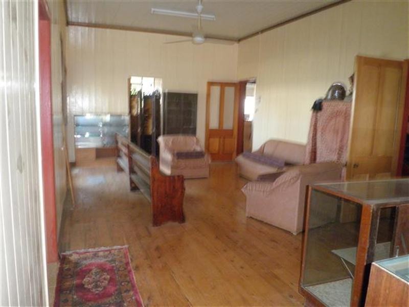 1-3 Downs Street, Roma QLD 4455