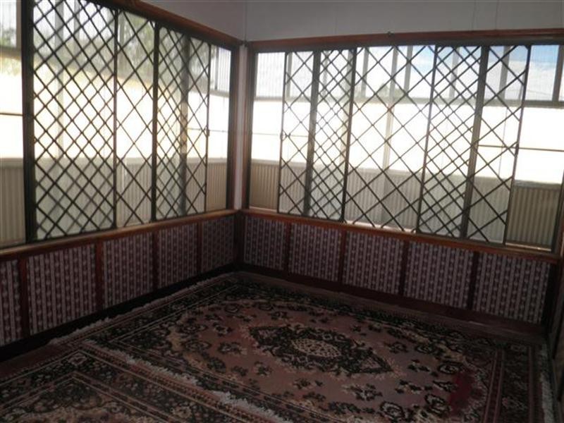 1-3 Downs Street, Roma QLD 4455