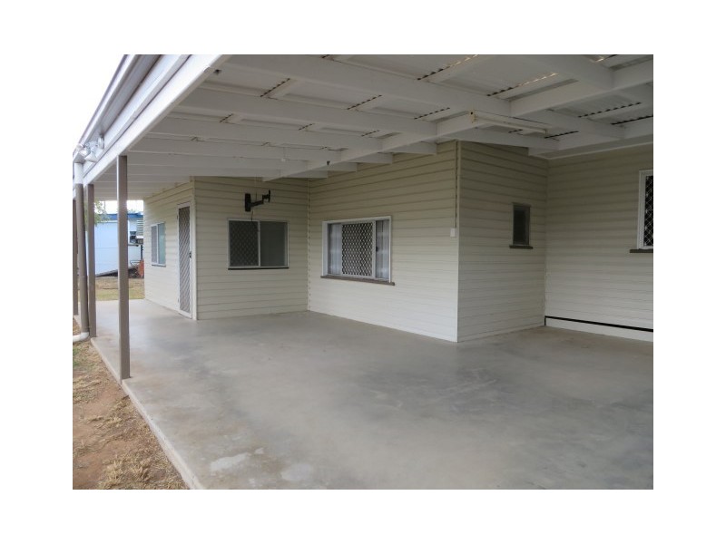 84 Miscamble Street, Roma QLD 4455